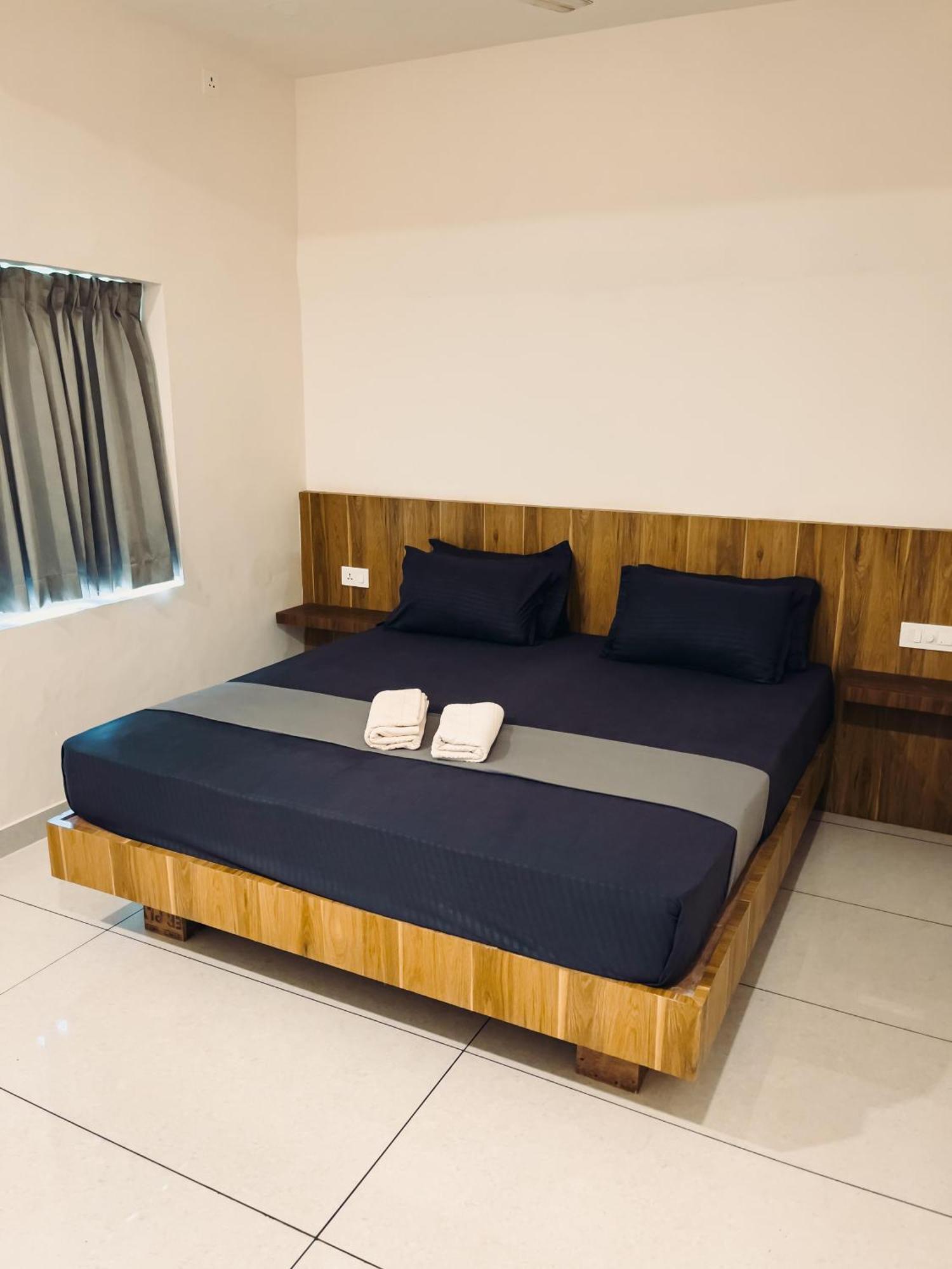 Paddlecult Surf Retreat Bed & Breakfast Varkala Bagian luar foto