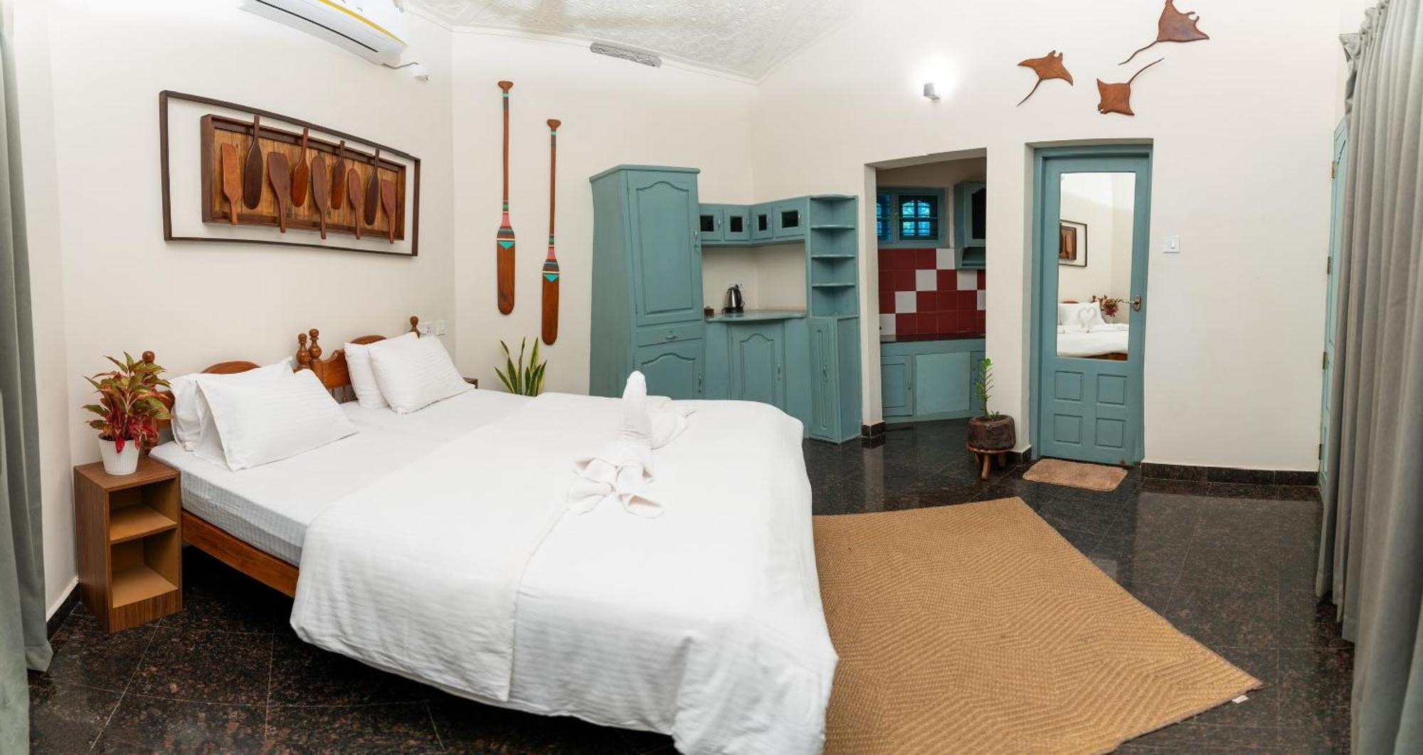 Paddlecult Surf Retreat Bed & Breakfast Varkala Bagian luar foto