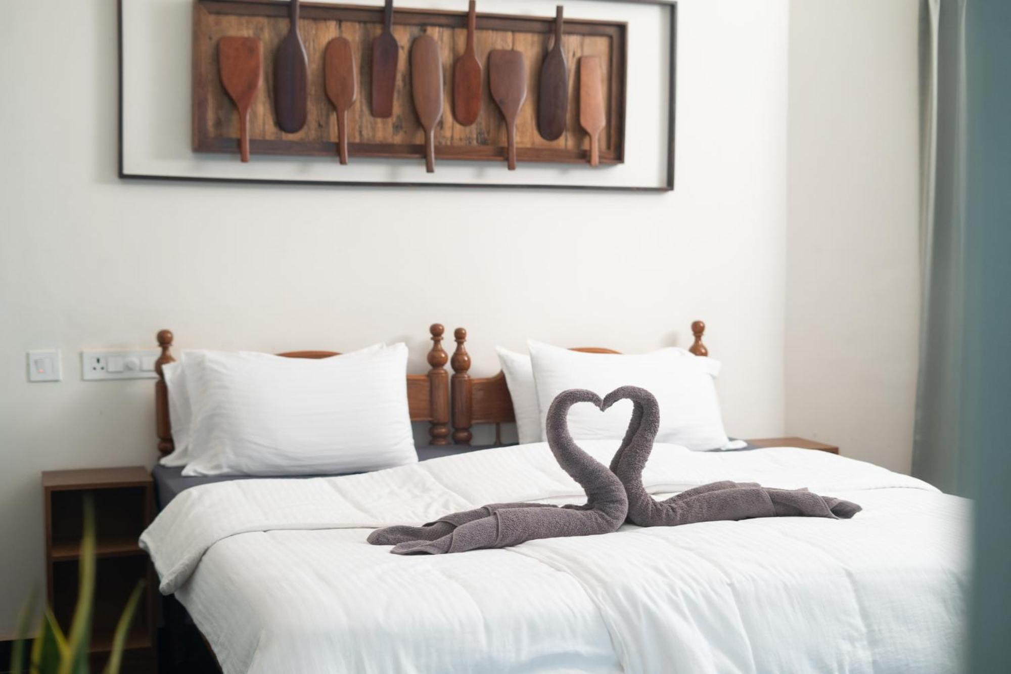 Paddlecult Surf Retreat Bed & Breakfast Varkala Bagian luar foto