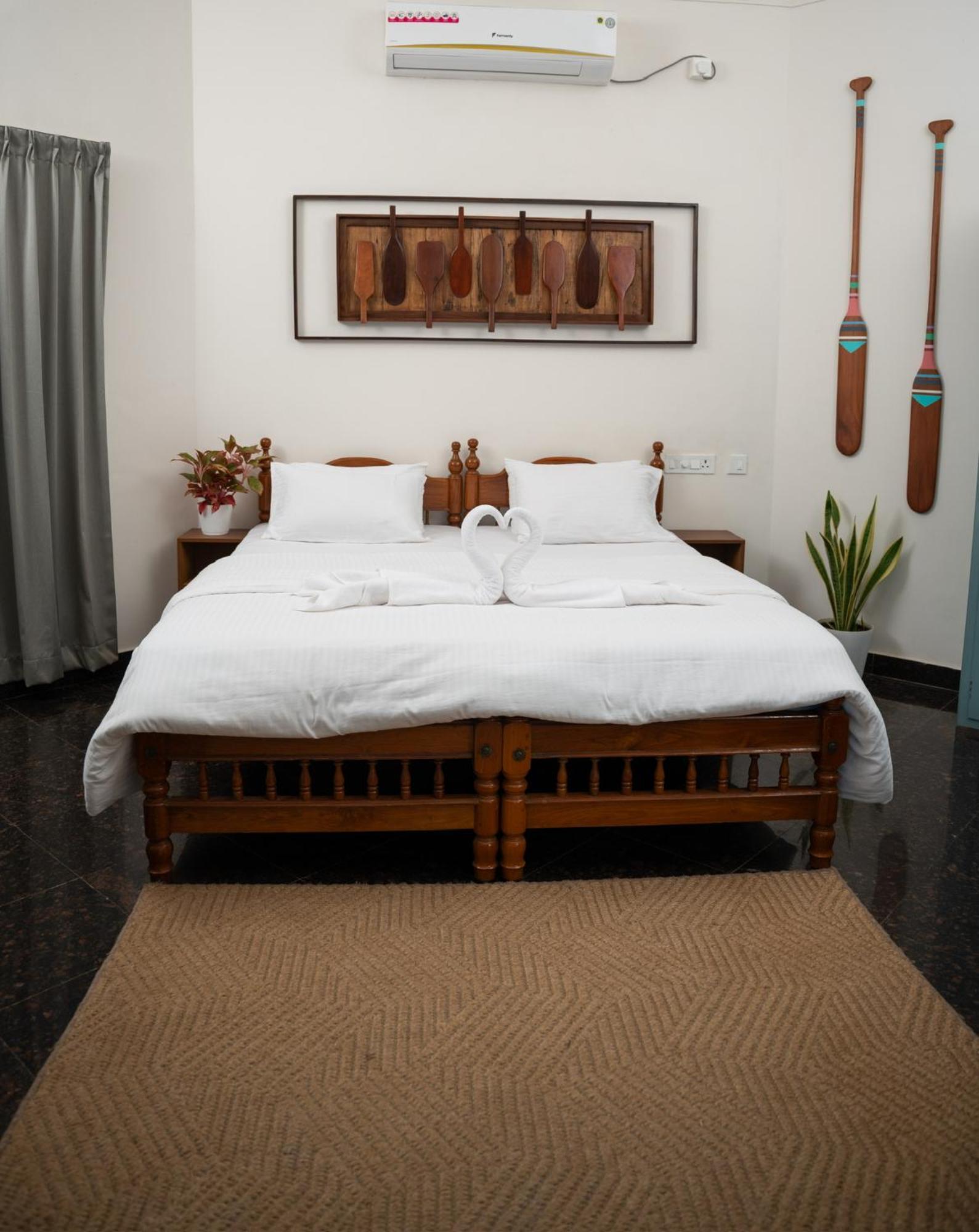 Paddlecult Surf Retreat Bed & Breakfast Varkala Bagian luar foto
